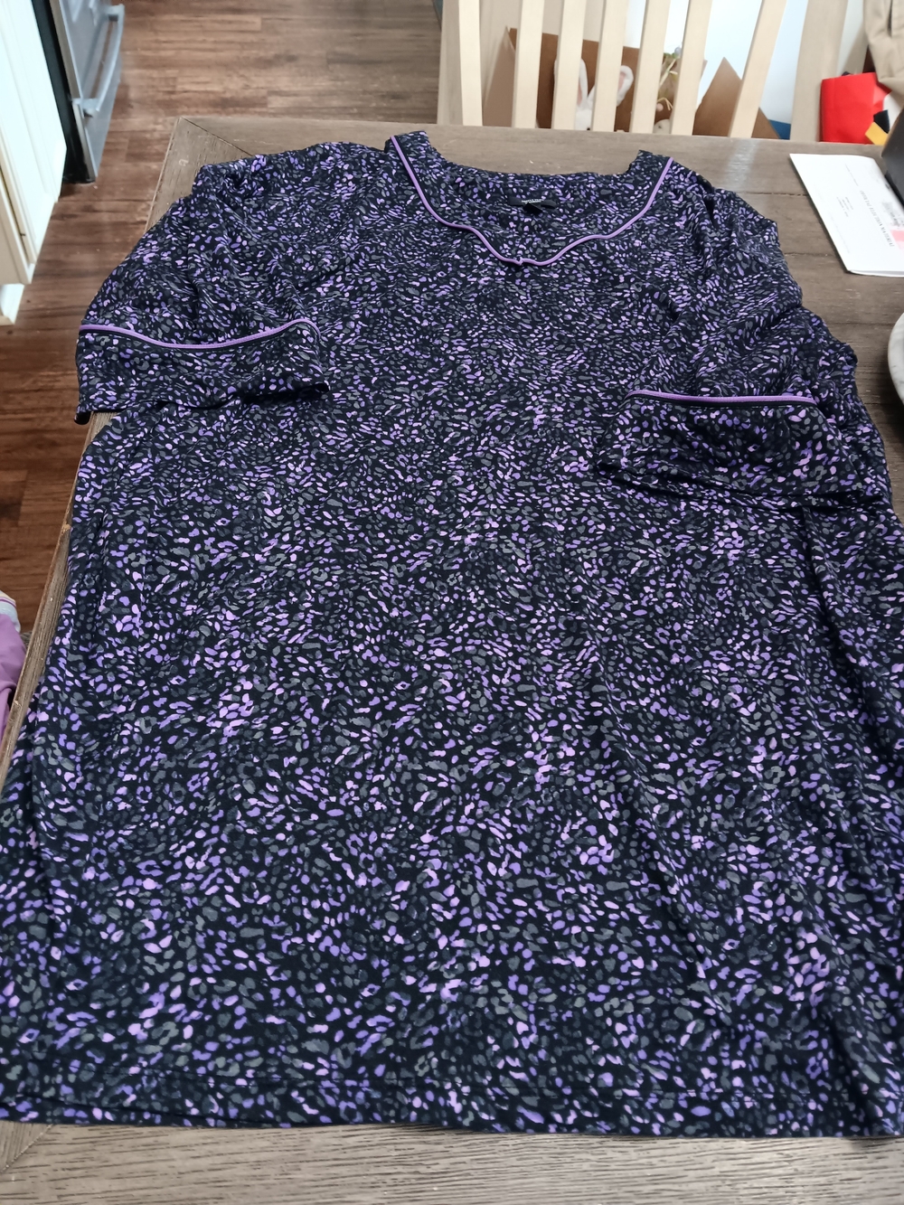 Womens Size XXL, Simply Vera Vera Wang Black and Purple Animal Print Night Shirt
